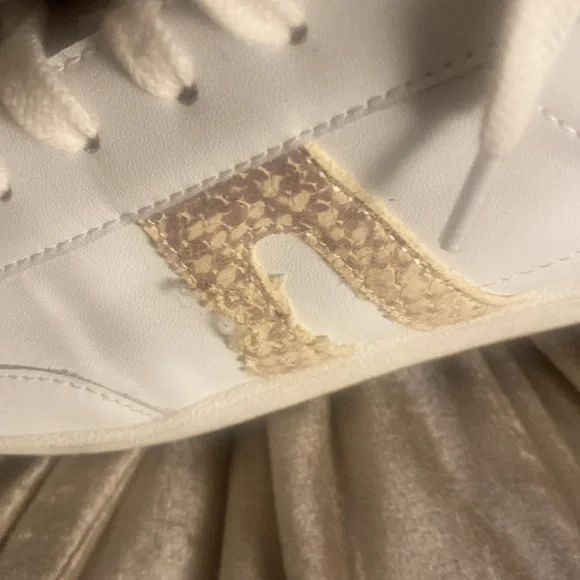 🎀 Lucky Brand Hinta Sneakers Women's Size 8 White Gold Leather Athletic Shoes - Picture 6 of 12